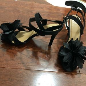 SALE!! New -New York and Company heels shoes 👠